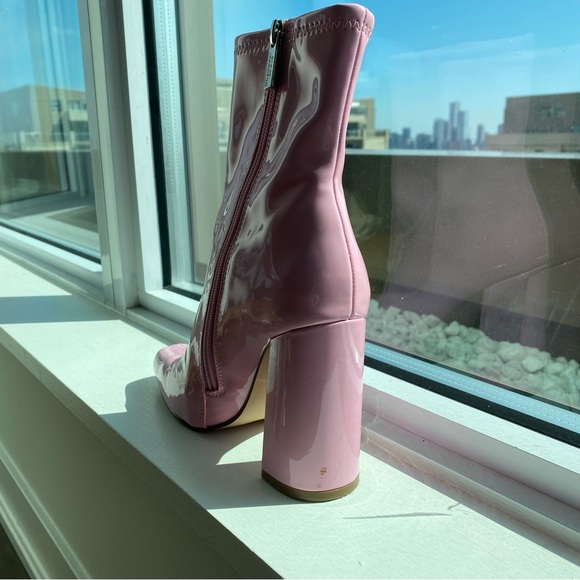 💗 Steve Madden Lynden Pink Patent Booties - Picture 5 of 5